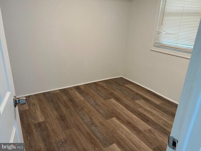 Building Photo - 126 Fronefield Ave