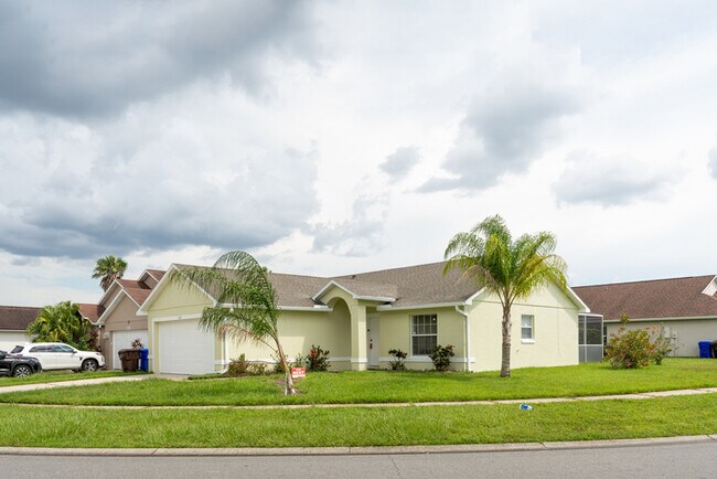 Building Photo - 3 bed with Solar heating Private Pool