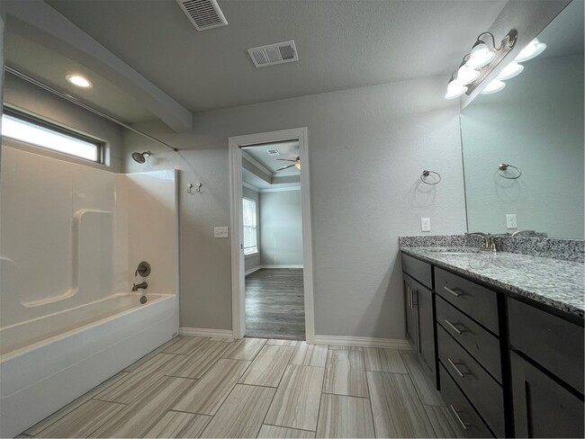 Building Photo - 4553 W Divide Dr