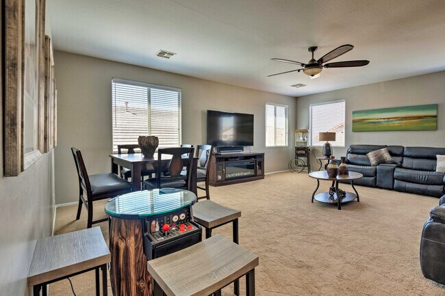 Building Photo - 8790 W Hayward Ave