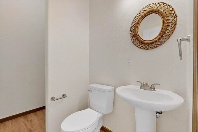 Building Photo - 9368 Valley View Dr NW