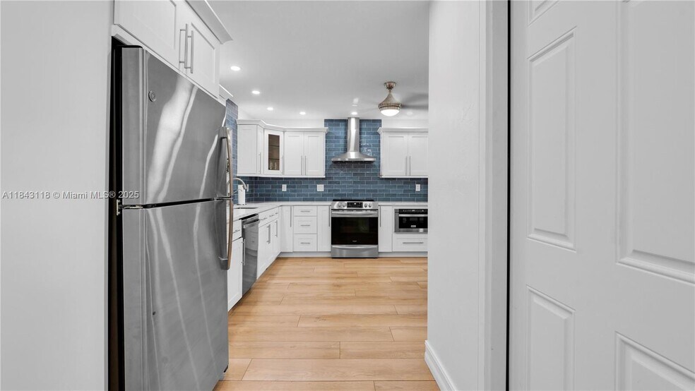 Building Photo - 1831 SW 98th Ter