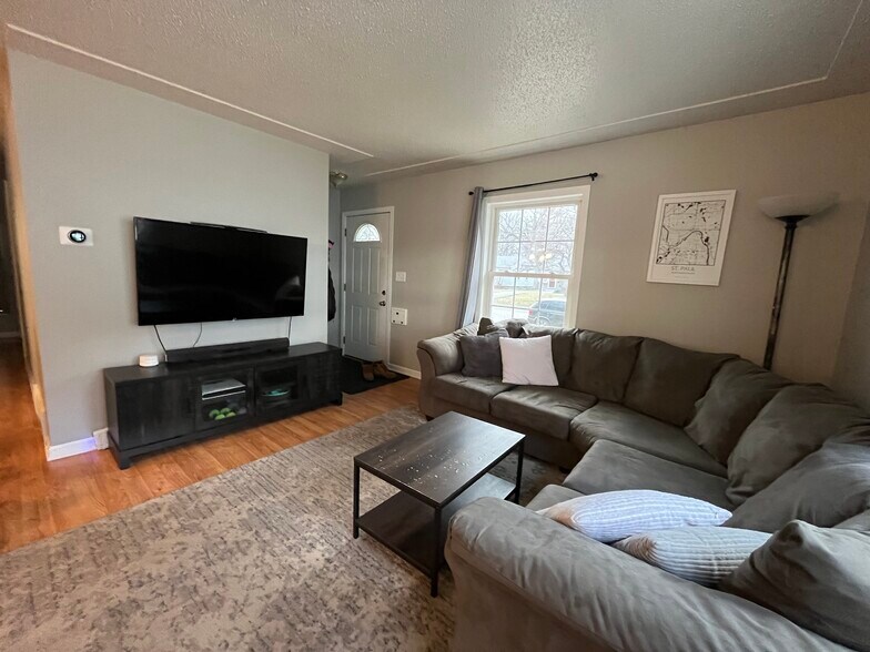 Building Photo - 1266 Cleveland Ave S