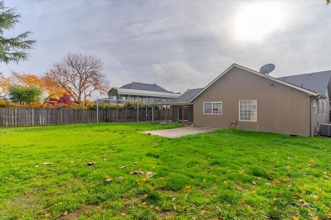 Building Photo - 3133 19th Ave SE