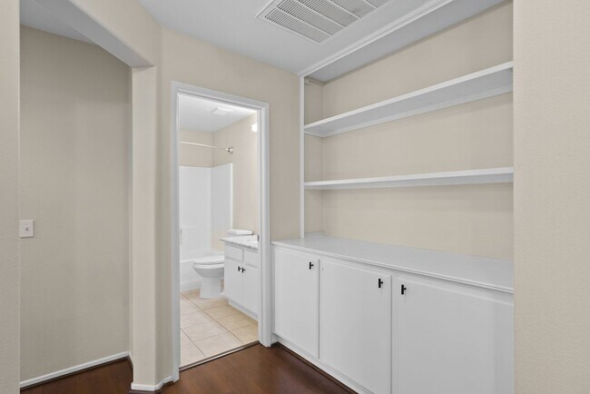 Building Photo - 39908 Millbrook Way