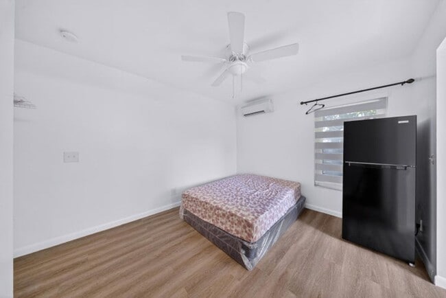 Building Photo - 849 Camellia Dr