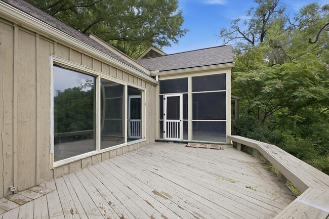 Building Photo - 5612 Stanford Ct
