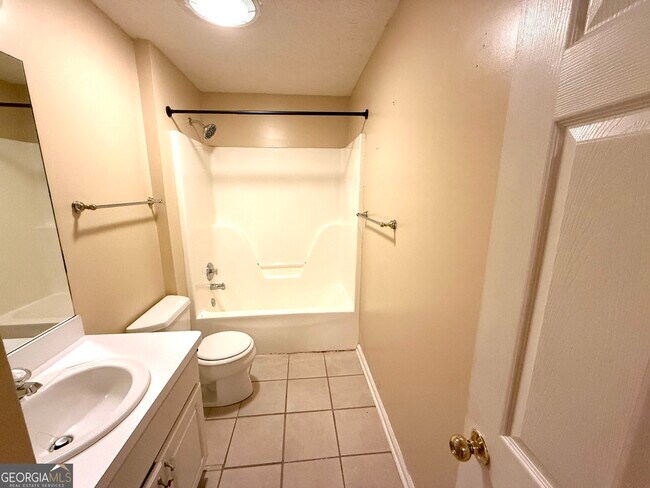 Building Photo - 25 Brookstone Ct