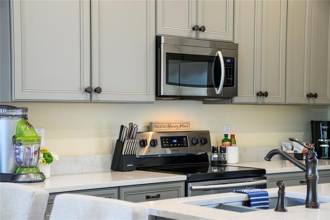 Building Photo - 8040 Lost Shaker Ln