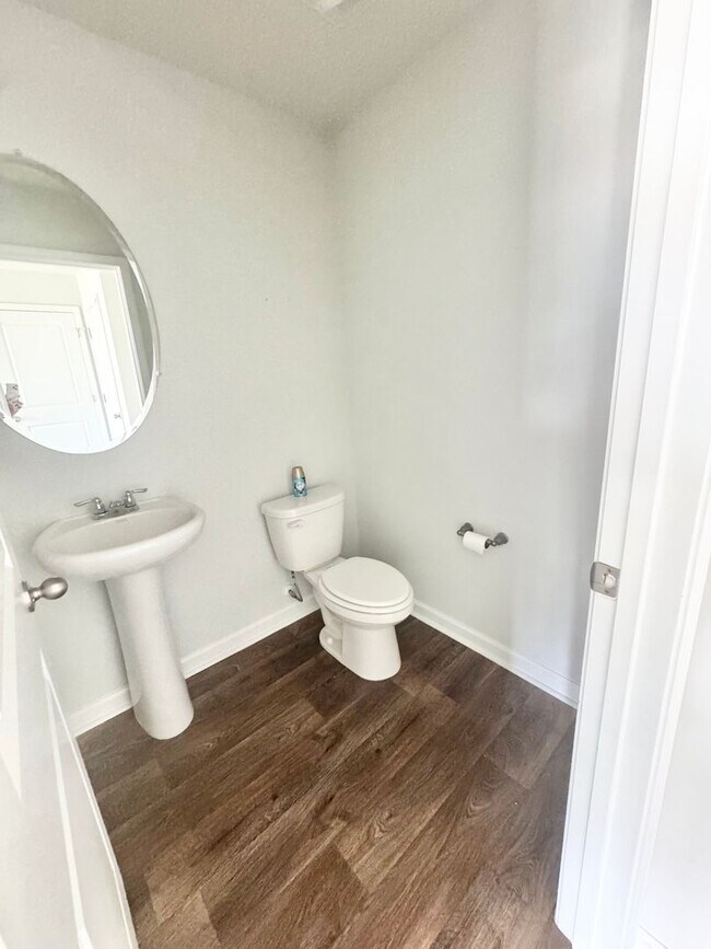 Building Photo - Available NOW! 4bedrom 2.5bath in Rincon, GA