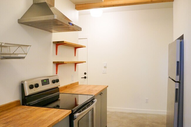 Building Photo - *Modern Farmhouse* Spacious Refurbished 1-...
