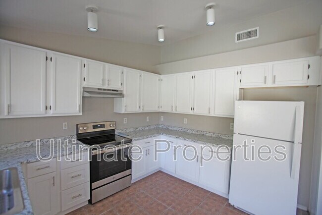 Building Photo - 7816 W Ocotillo Rd