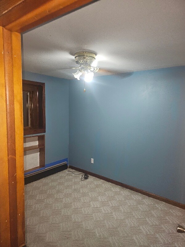 Building Photo - 19 Lloyd Dr