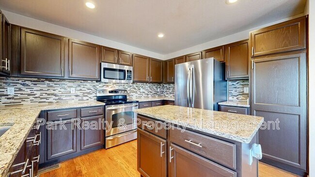 Building Photo - 8596 Bluegrass Cir