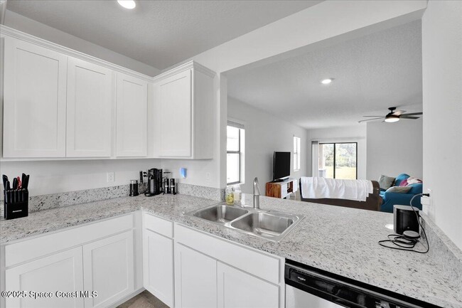 Building Photo - 6540 Lokosee Ct