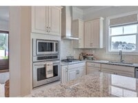 Building Photo - 3 Bed 2 Bathroom for Rent