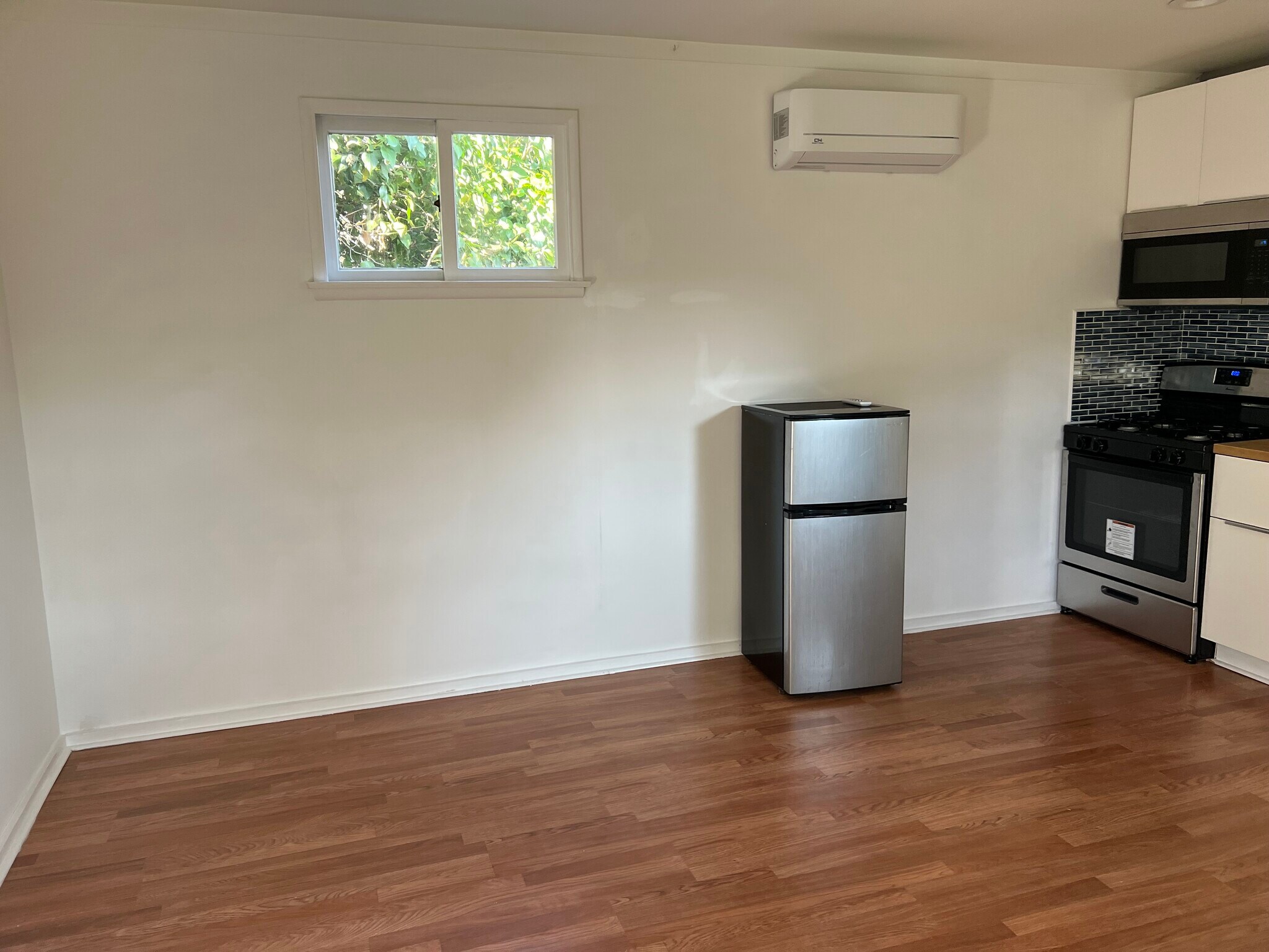 Building Photo - 14039 Gilmore St