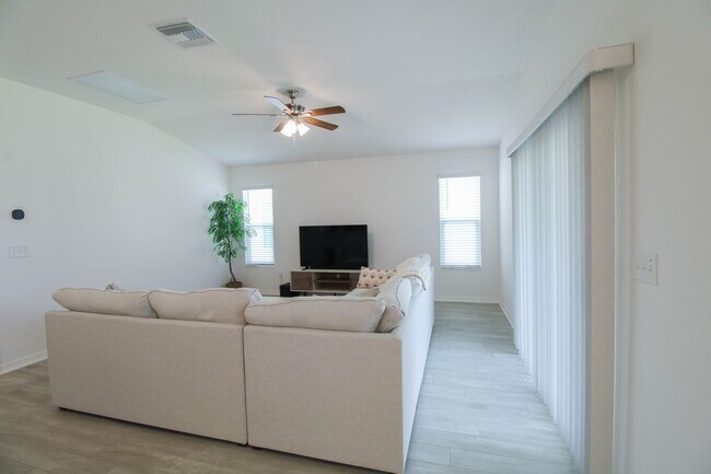Building Photo - 7673 Woodley Ter