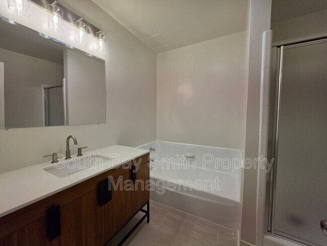 Building Photo - 8710 Delgany Ave