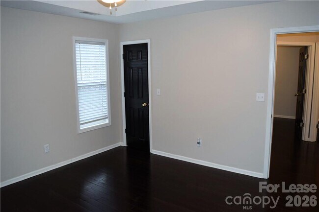 Building Photo - 21345 Aftonshire Dr