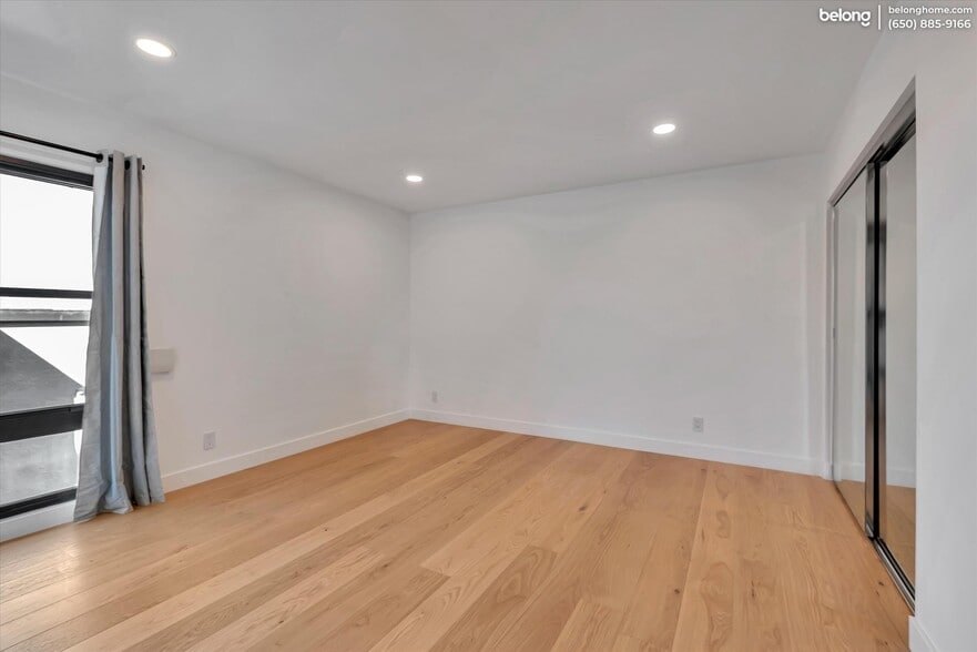 Building Photo - 8650 Gulana Ave