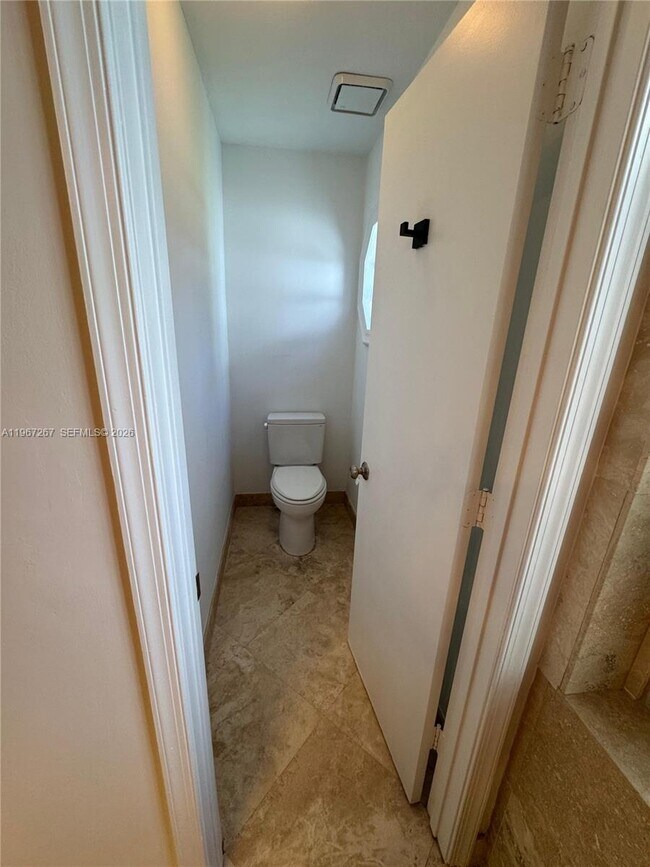 Building Photo - 332 NW 47th Ave