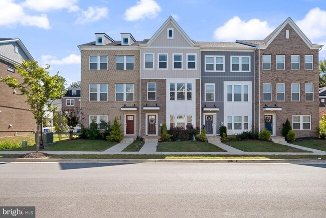 Building Photo - 6960 Farragut Dr