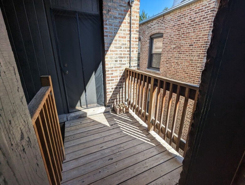Building Photo - 2649 N Spaulding Ave