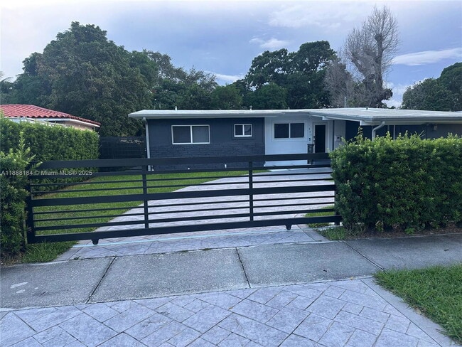 Building Photo - 840 NE 159th St