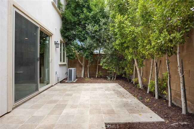 Building Photo - 210 Desert Bloom