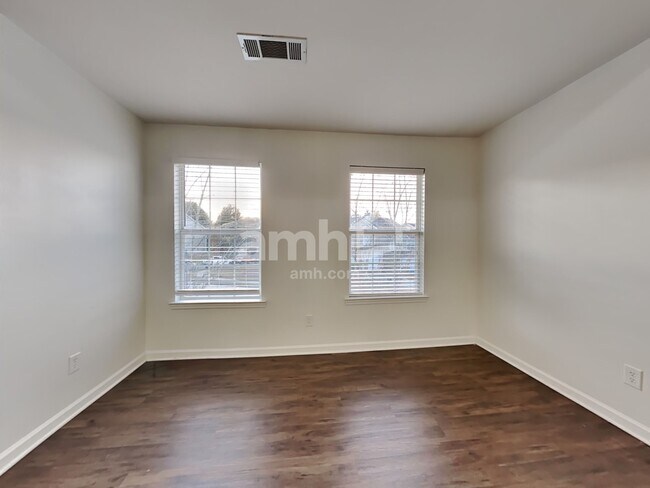 Building Photo - 367 Hidden Creek Ln