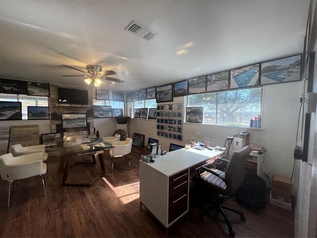 Building Photo - 5300 US-290