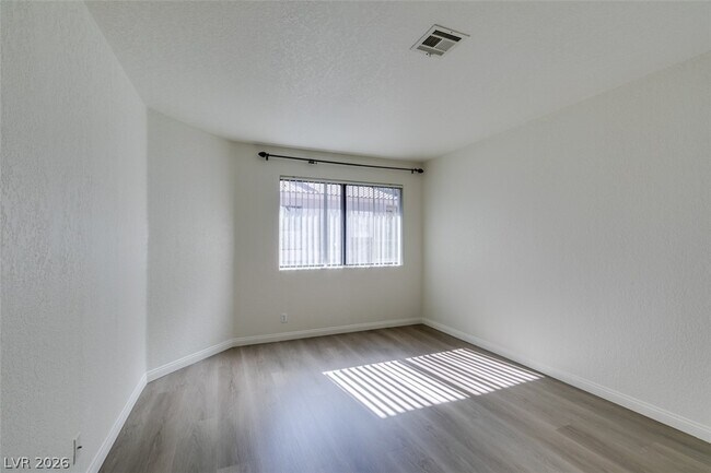 Building Photo - 5054 S Rainbow Blvd