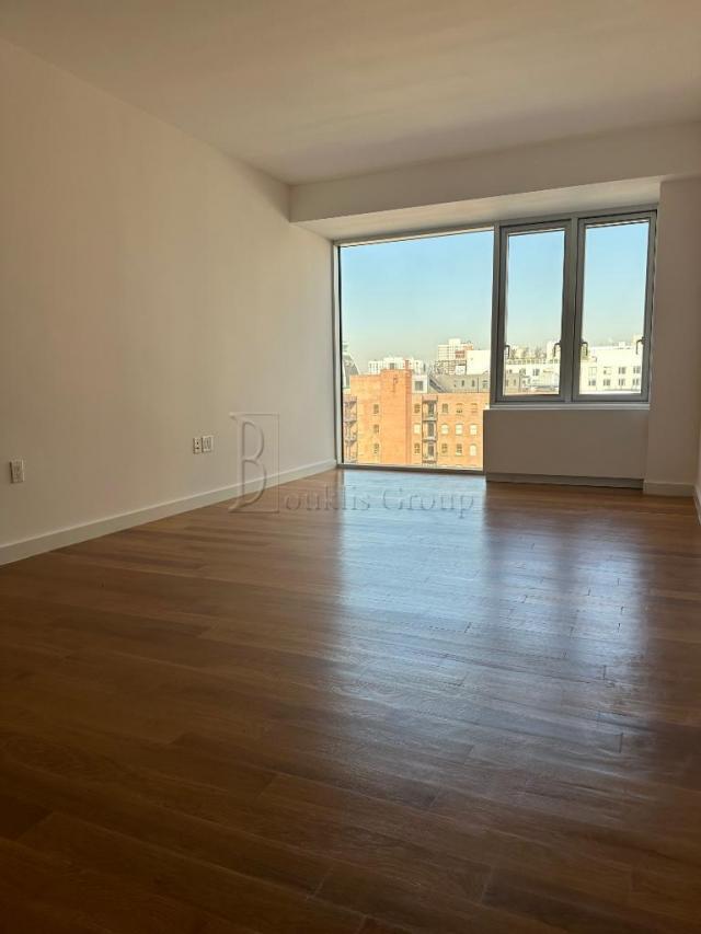 Building Photo - 2 bedroom in ASTORIA NY 11102