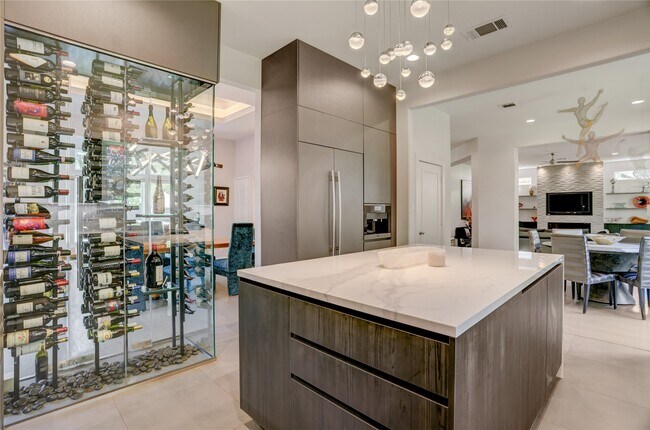 Building Photo - 4806 Wedgewood Dr