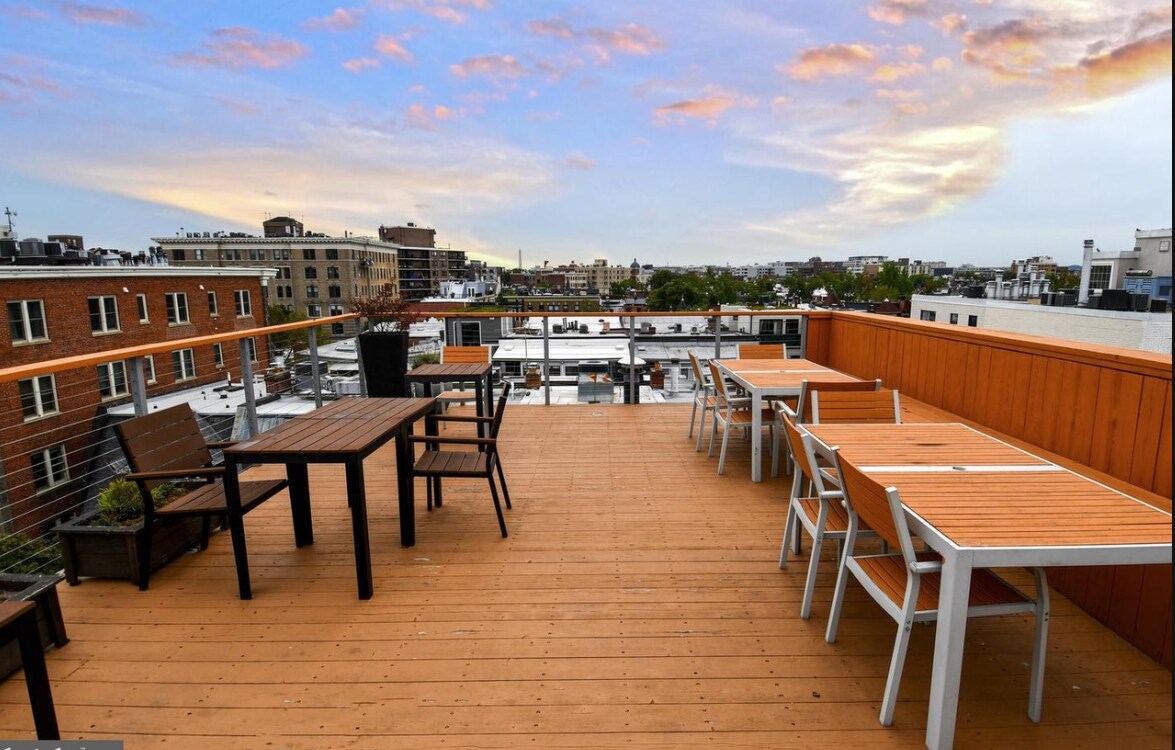 Great view of Washington Monument - 1731 Willard St NW