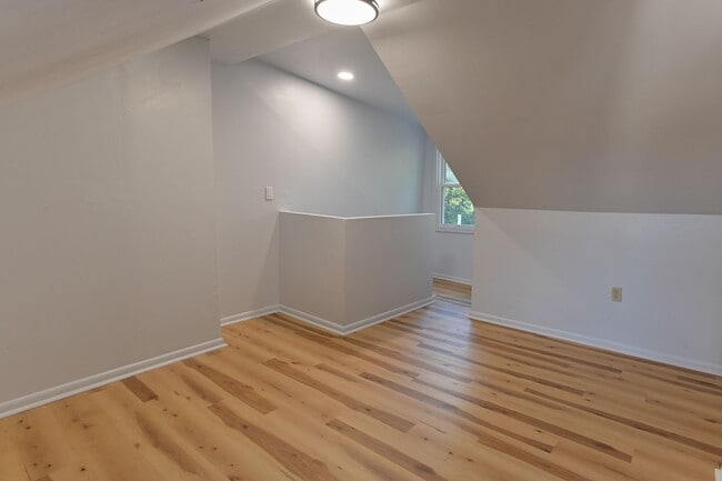 Building Photo - 3 Bedroom Single Family Home on Rudy Rd