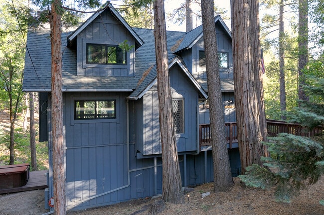 Building Photo - 644 N Grass Valley Rd