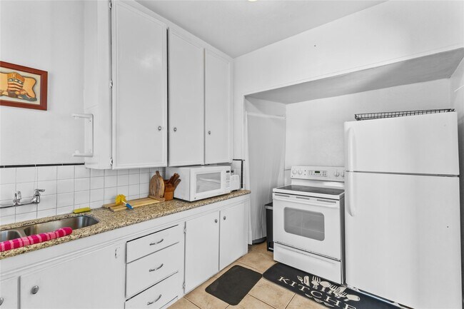 Building Photo - 2509 Whitney St