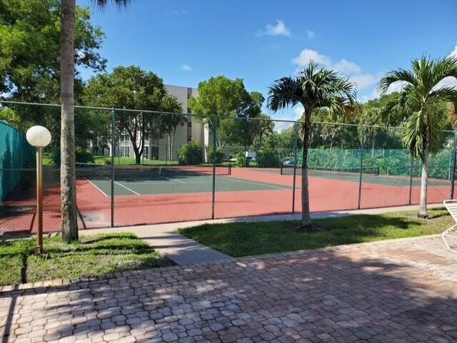 Building Photo - 8720 Shadow Wood Blvd