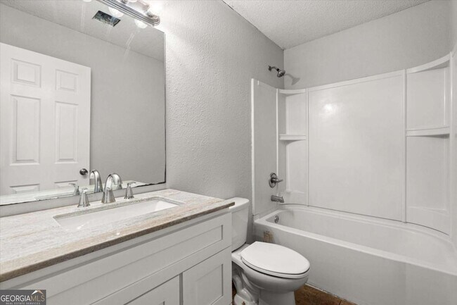 Building Photo - 2172 Park Terrace