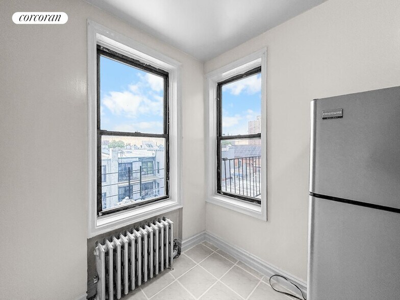 Building Photo - 416 68th St