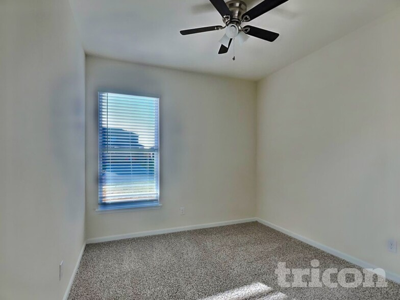 Building Photo - 1903 Belmont Dr