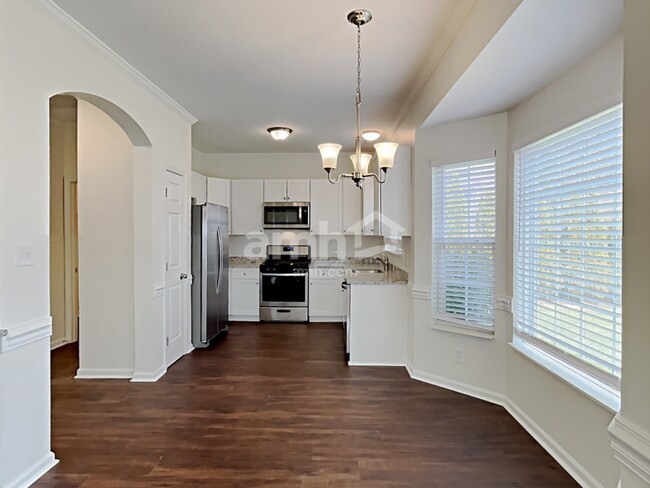 Building Photo - 3806 Glen Lyon Dr