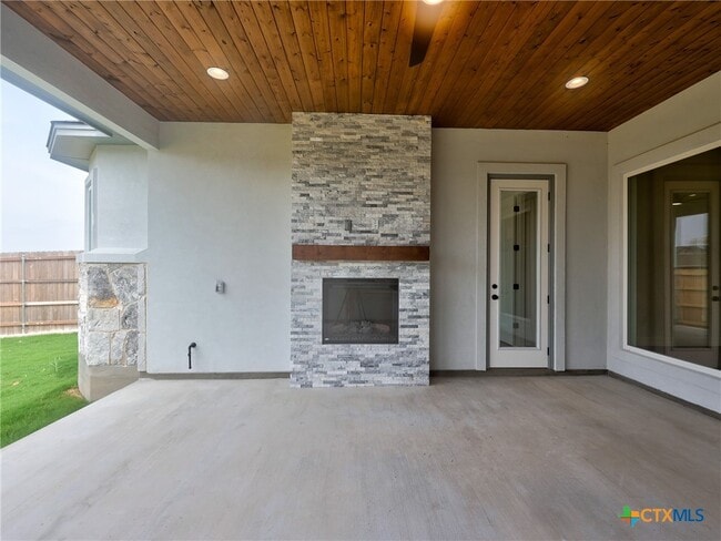 Building Photo - 505 Magan Ln