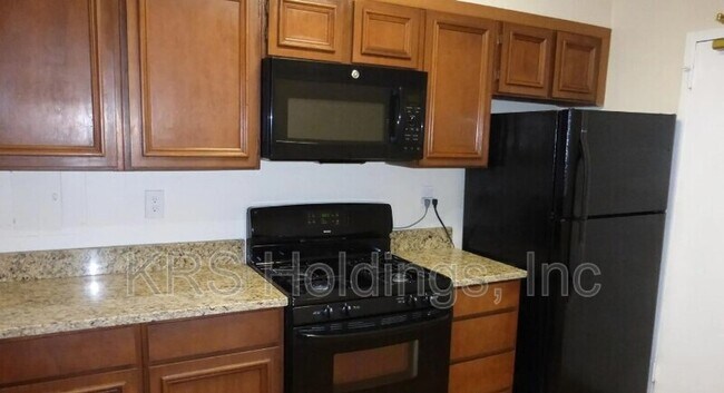 Building Photo - 1300 Army Navy Dr