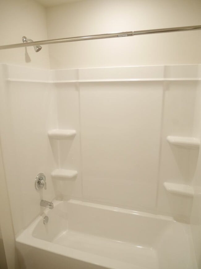 Building Photo - Live Modern in Salisbury – 3BR Townhome wi...
