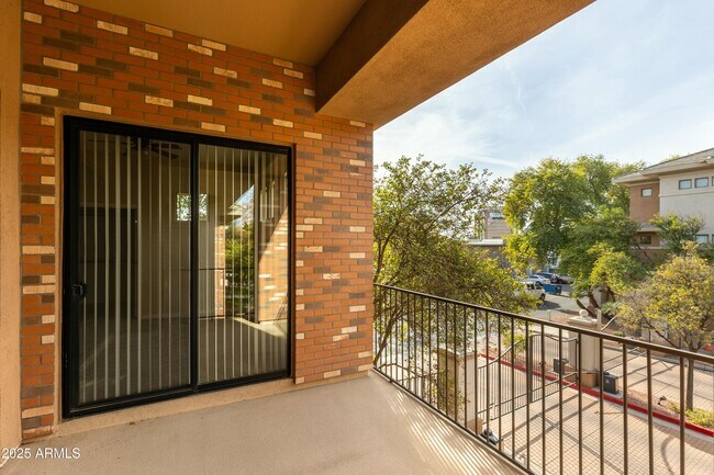 Building Photo - 2989 N 44th St