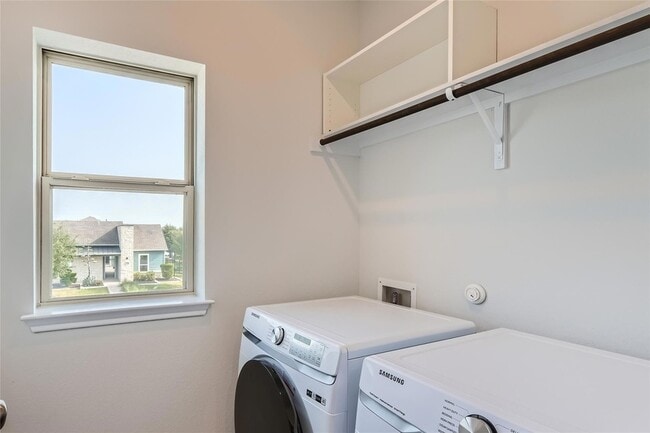 Building Photo - 7601 Frida Bend