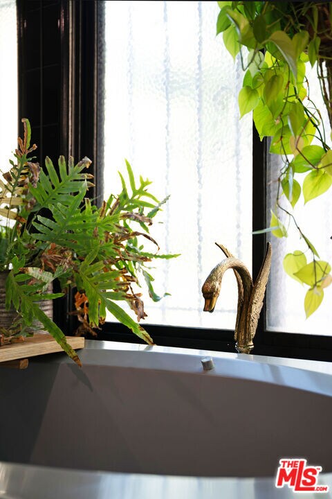 Building Photo - 4661 Bedel St